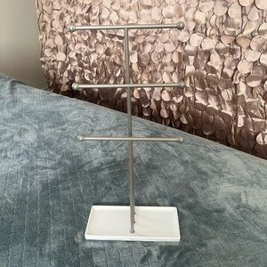 Umbro Elegant gray tall‎ Silver Jewelry Stand with tray